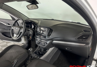Подержанный автомобиль LADA (ВАЗ) Vesta Sedan 2021 года (9 фото)