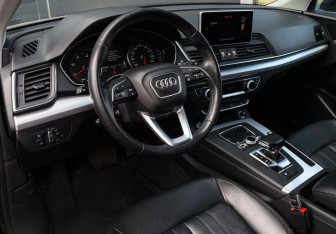 Подержанный автомобиль Audi Q5 2019 года (12 фото)