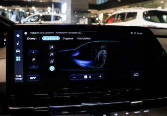 Подержанный автомобиль Changan UNI-S 2024 года (13 фото)