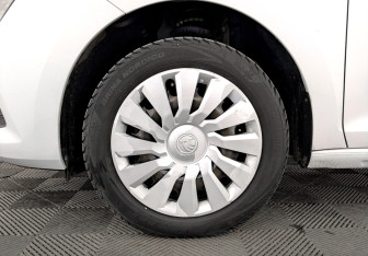 Подержанный автомобиль Skoda Rapid Liftback 2021 года (18 фото)