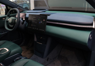 Подержанный автомобиль Zeekr X 2023 года (7 фото)