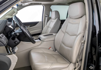 Подержанный автомобиль Cadillac Escalade Suv 2019 года (21 фото)