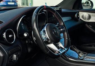 Подержанный автомобиль Mercedes-Benz GLC AMG 2021 года (13 фото)