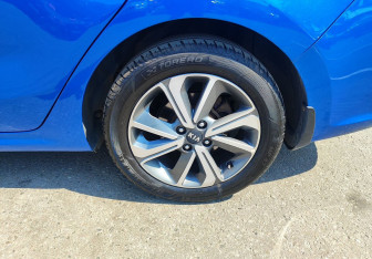 Подержанный автомобиль Kia Rio Sedan 2018 года (12 фото)