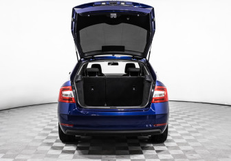 Подержанный автомобиль Skoda Octavia Liftback 2017 года (15 фото)