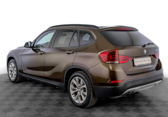 Подержанный автомобиль BMW X1 2012 года (7 фото)
