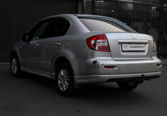 Подержанный автомобиль Suzuki SX4 Sedan 2010 года (7 фото)