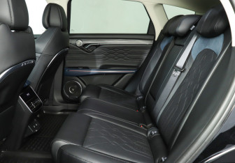 Подержанный автомобиль Voyah Free 2023 года (10 фото)