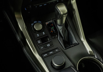 Подержанный автомобиль Lexus NX 2014 года (16 фото)