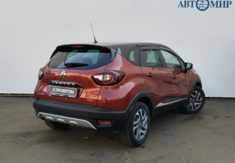 Подержанный автомобиль Renault Kaptur 2020 года (8 фото)