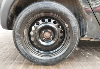 Подержанный автомобиль Renault Sandero 2019 года (13 фото)