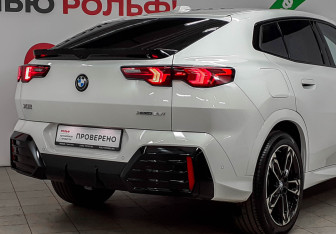 Подержанный автомобиль BMW X2 2024 года (11 фото)