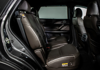 Подержанный автомобиль Mazda CX-9 2022 года (10 фото)