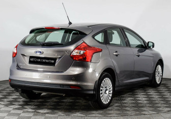 Подержанный автомобиль Ford Focus Hatchback 2014 года (5 фото)