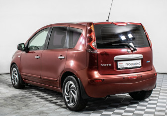 Подержанный автомобиль Nissan Note 2011 года (7 фото)