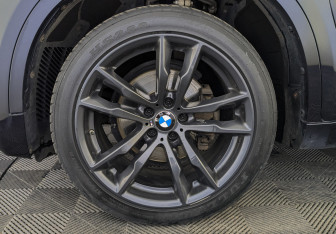 Подержанный автомобиль BMW X6 2018 года (12 фото)