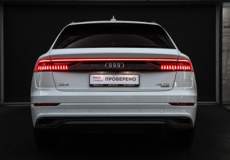 Подержанный автомобиль Audi Q8 2019 года (6 фото)