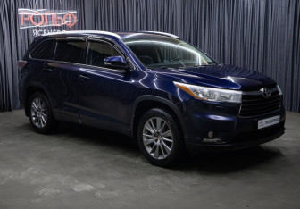 Подержанный автомобиль Toyota Highlander 2014 года (3 фото)