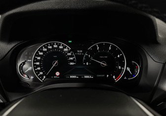 Подержанный автомобиль BMW X3 2018 года (13 фото)