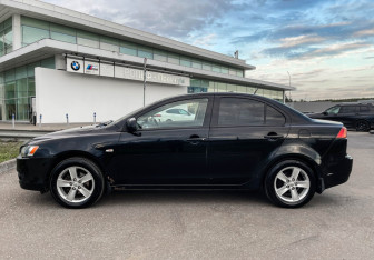 Подержанный автомобиль Mitsubishi Lancer Sedan 2007 года (8 фото)