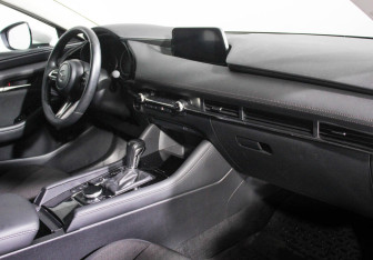 Подержанный автомобиль Mazda 3 Sedan 2019 года (6 фото)