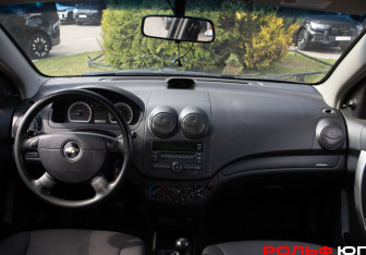 Подержанный автомобиль Chevrolet Aveo Sedan 2008 года (11 фото)