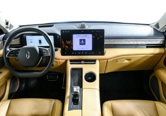 Подержанный автомобиль AITO M5 2023 года (22 фото)