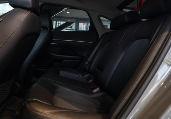 Подержанный автомобиль Hyundai Sonata 2020 года (8 фото)