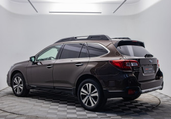 Подержанный автомобиль Subaru Outback Wagon 2018 года (3 фото)