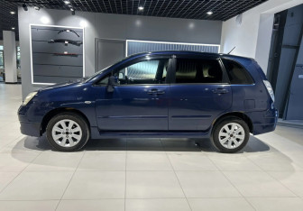 Подержанный автомобиль Suzuki Liana Wagon 2007 года (6 фото)