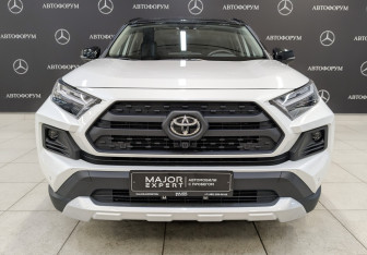 Подержанный автомобиль Toyota RAV4 2025 года (2 фото)