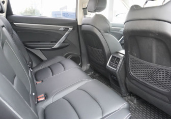 Подержанный автомобиль Geely Atlas Pro 2023 года (10 фото)