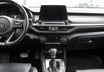 Подержанный автомобиль Kia Cerato Sedan 2020 года (14 фото)