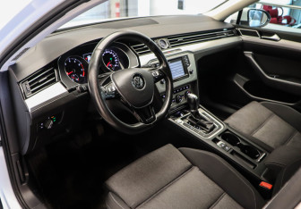 Подержанный автомобиль Volkswagen Passat Sedan 2015 года (7 фото)