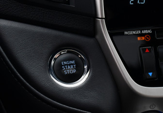 Подержанный автомобиль Toyota Land Cruiser Suv 2017 года (31 фото)