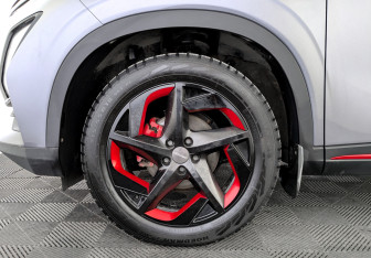 Подержанный автомобиль Omoda C5 2022 года (18 фото)