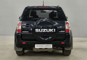 Подержанный автомобиль Suzuki Grand Vitara 2008 года (6 фото)
