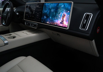 Подержанный автомобиль LiXiang L7 2023 года (9 фото)