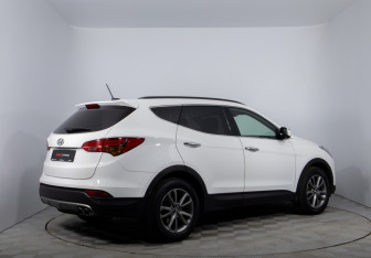 Подержанный автомобиль Hyundai Santa Fe 2013 года (5 фото)