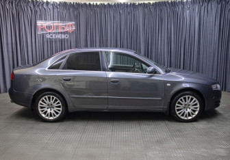 Подержанный автомобиль Audi A4 Sedan 2005 года (4 фото)