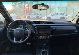 Новый Toyota Hilux 2025 (13 фото)
