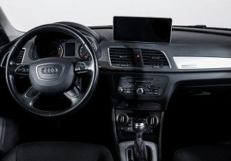 Подержанный автомобиль Audi Q3 2016 года (12 фото)