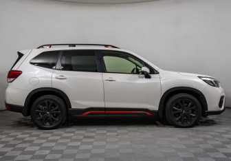 Подержанный автомобиль Subaru Forester Suv 2021 года (4 фото)