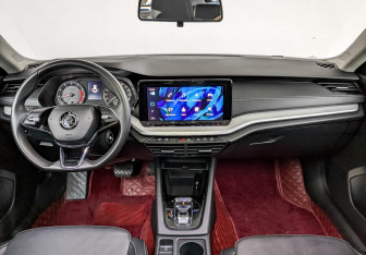 Подержанный автомобиль Skoda Octavia Liftback 2021 года (14 фото)