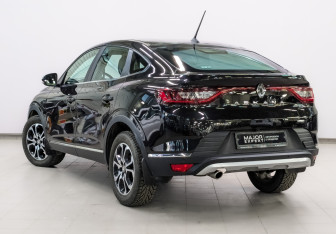 Подержанный автомобиль Renault Arkana 2019 года (7 фото)