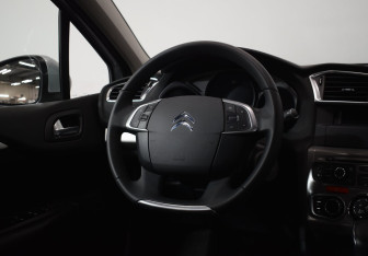 Подержанный автомобиль Citroen C4 Sedan 2020 года (13 фото)