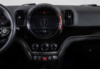 Подержанный автомобиль MINI Countryman 2021 года (13 фото)