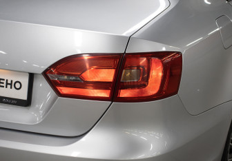 Подержанный автомобиль Volkswagen Jetta Sedan 2013 года (22 фото)