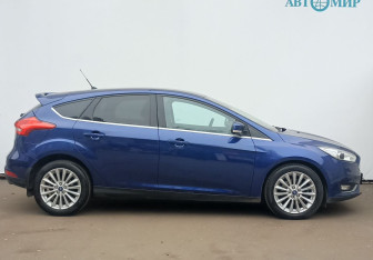 Подержанный автомобиль Ford Focus Hatchback 2015 года (4 фото)