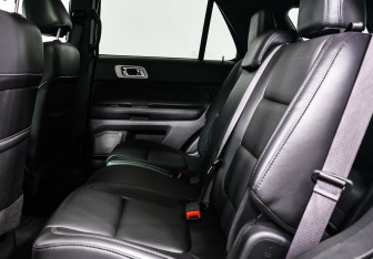 Подержанный автомобиль Ford Explorer 2014 года (13 фото)